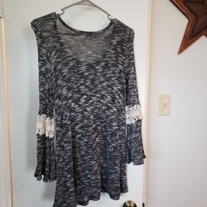 Boho knot sweater with flared arms